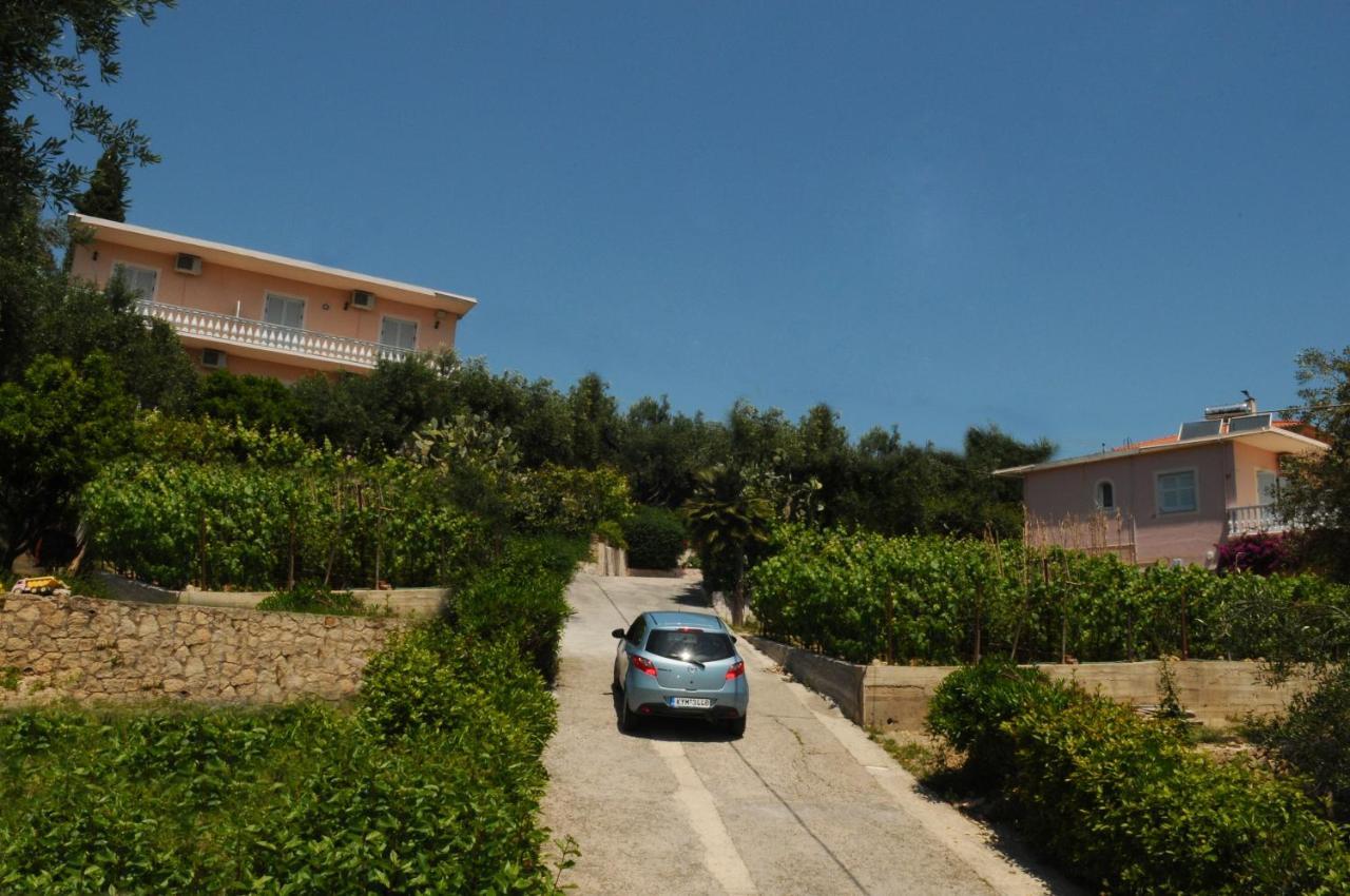 Apostolos & Eleni Family Apartments Perama  Dış mekan fotoğraf
